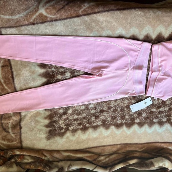 ALO Yoga Black and White Leggings - Picture 5 of 5